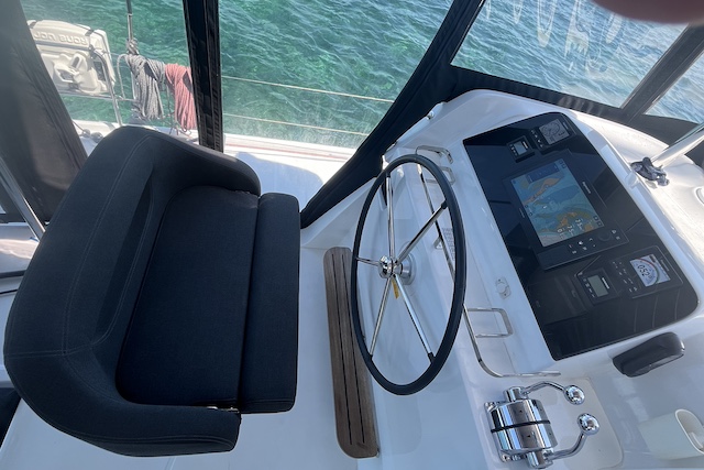 Helm Seat